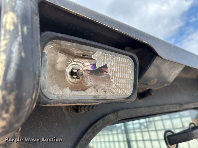 image for item EM0037 2021 Kubota SVL95-2S tracked skid steer loader