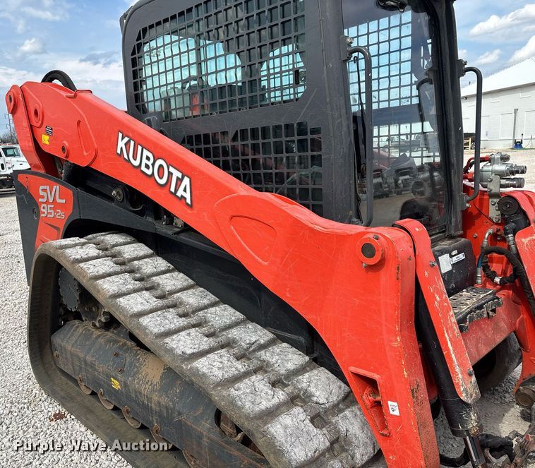 image for item EM0037 2021 Kubota SVL95-2S tracked skid steer loader