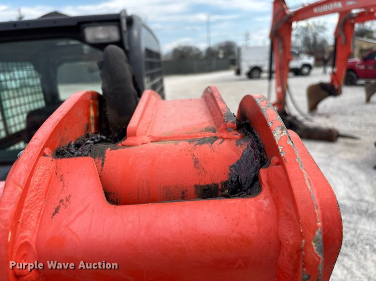 image for item EM0037 2021 Kubota SVL95-2S tracked skid steer loader