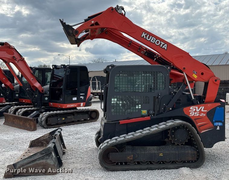 image for item EM0037 2021 Kubota SVL95-2S tracked skid steer loader