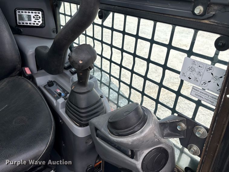 image for item EM0037 2021 Kubota SVL95-2S tracked skid steer loader