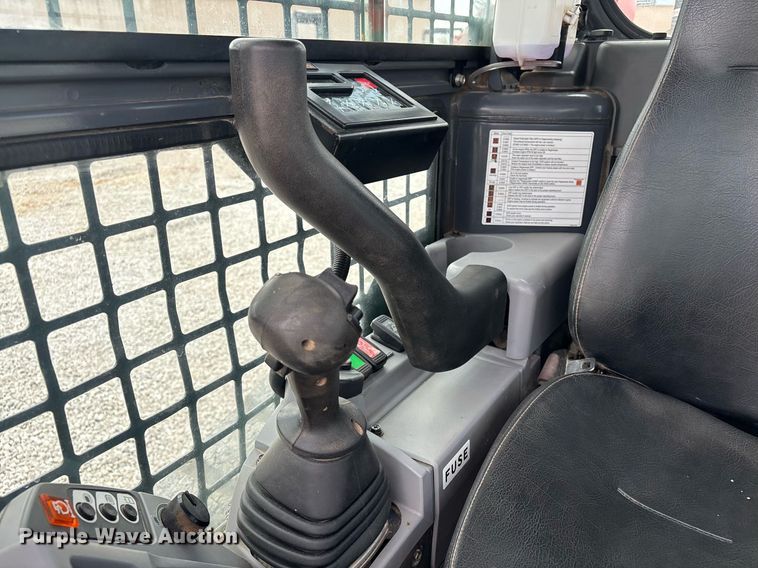 image for item EM0037 2021 Kubota SVL95-2S tracked skid steer loader