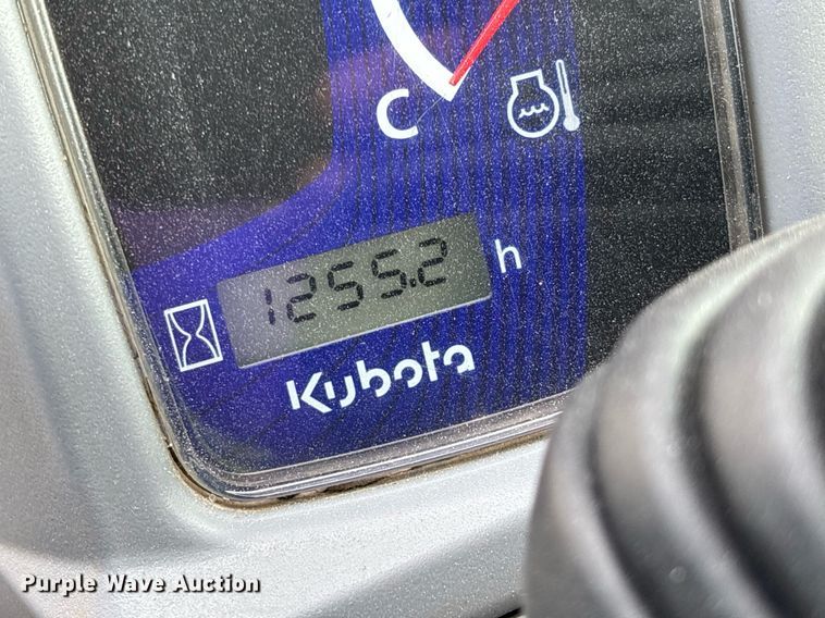 image for item EM0037 2021 Kubota SVL95-2S tracked skid steer loader