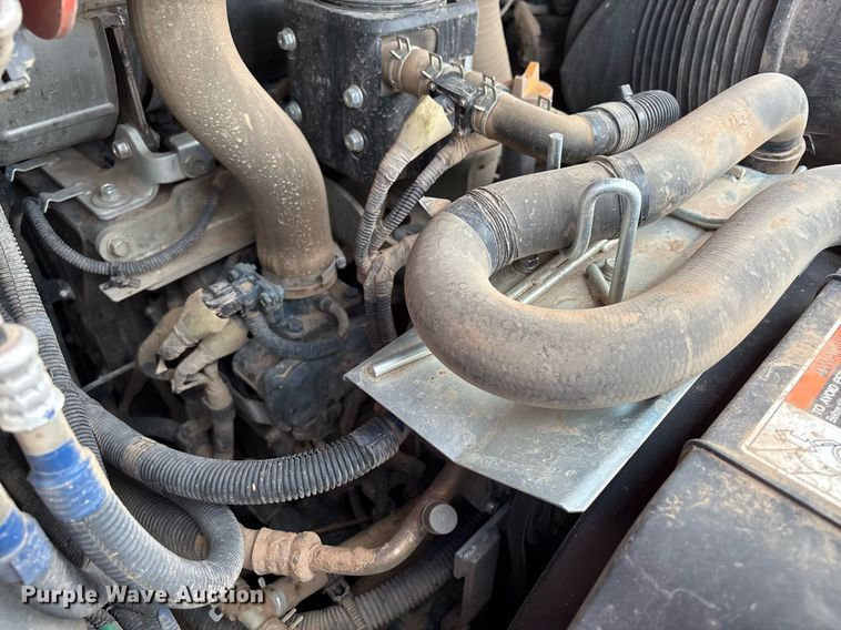 image for item EM0037 2021 Kubota SVL95-2S tracked skid steer loader