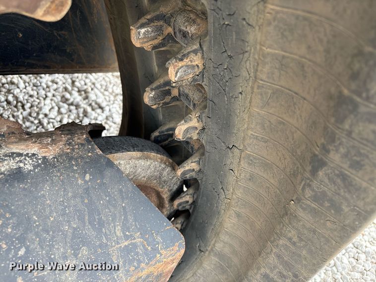 image for item EM0037 2021 Kubota SVL95-2S tracked skid steer loader