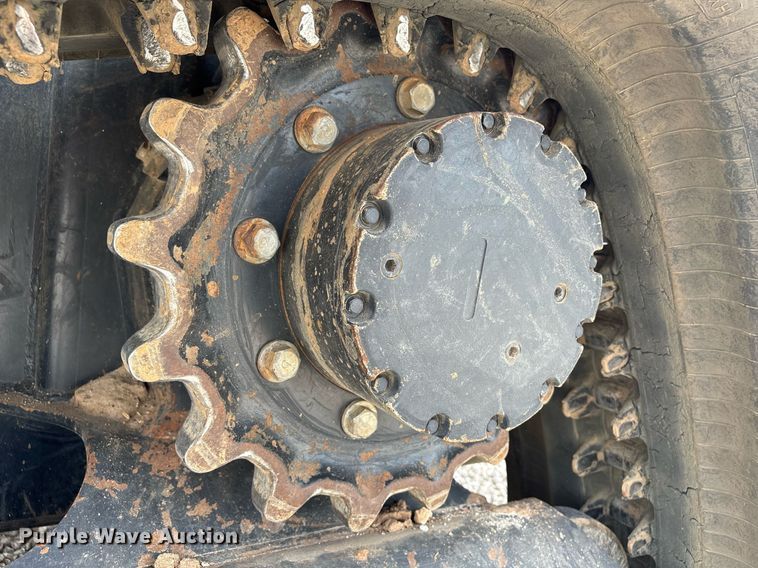 image for item EM0037 2021 Kubota SVL95-2S tracked skid steer loader