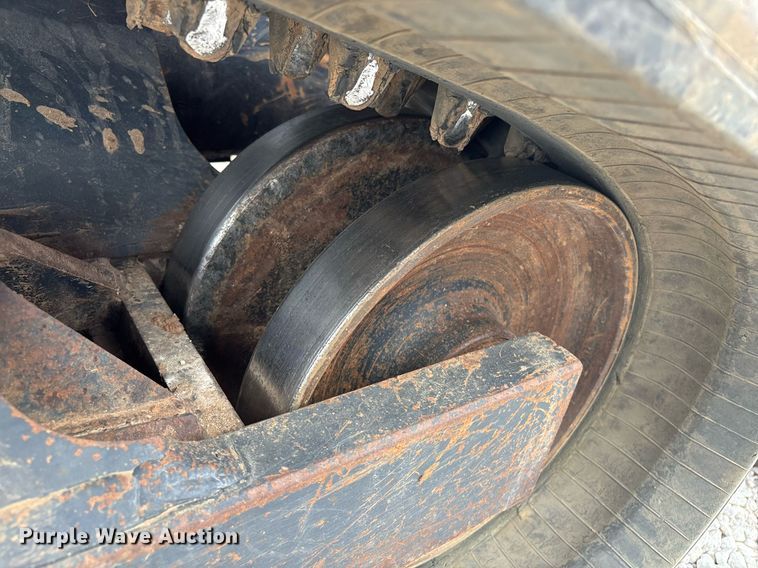 image for item EM0037 2021 Kubota SVL95-2S tracked skid steer loader