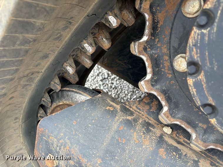 image for item EM0037 2021 Kubota SVL95-2S tracked skid steer loader