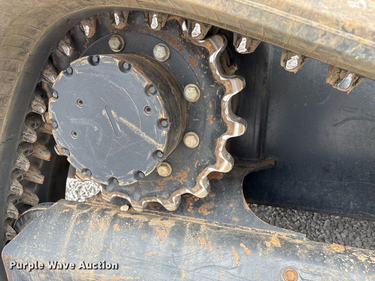 image for item EM0037 2021 Kubota SVL95-2S tracked skid steer loader