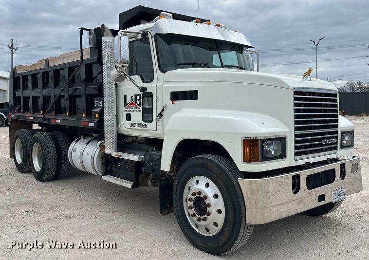 image for item EM0041 2020 Mack Pinnacle dump truck