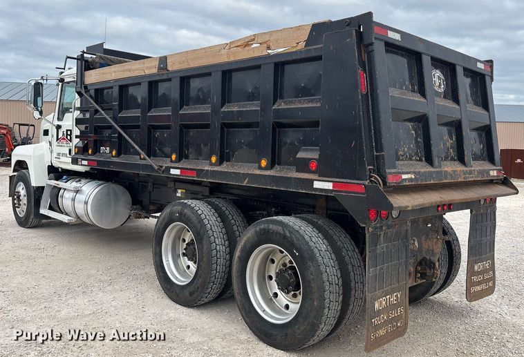 image for item EM0041 2020 Mack Pinnacle dump truck