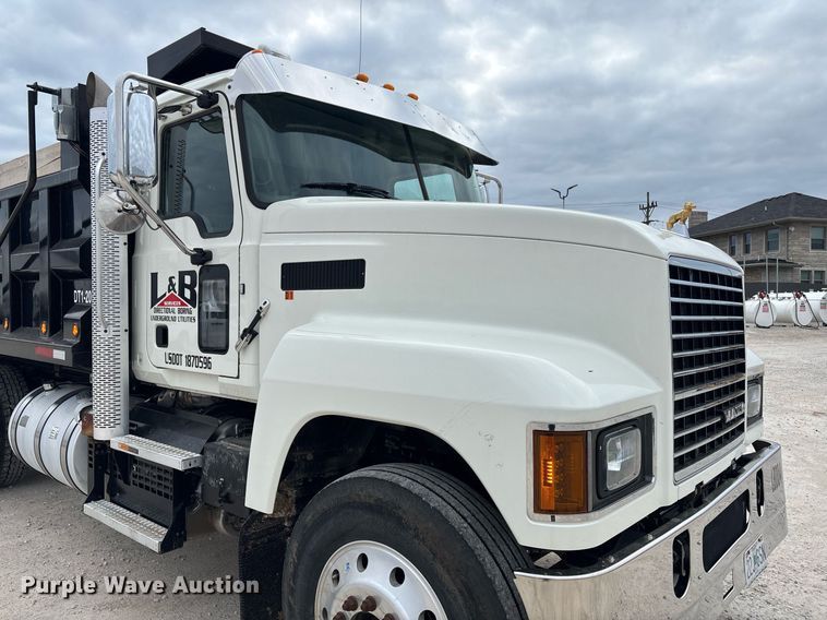 image for item EM0041 2020 Mack Pinnacle dump truck
