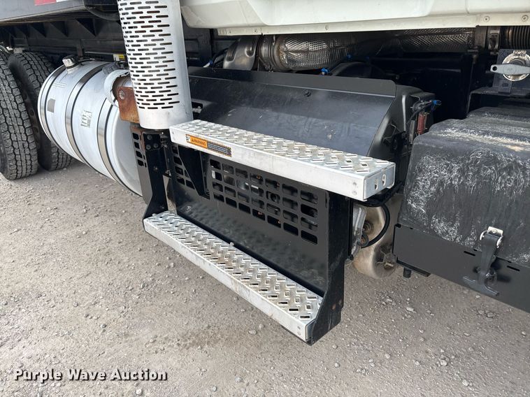 image for item EM0041 2020 Mack Pinnacle dump truck