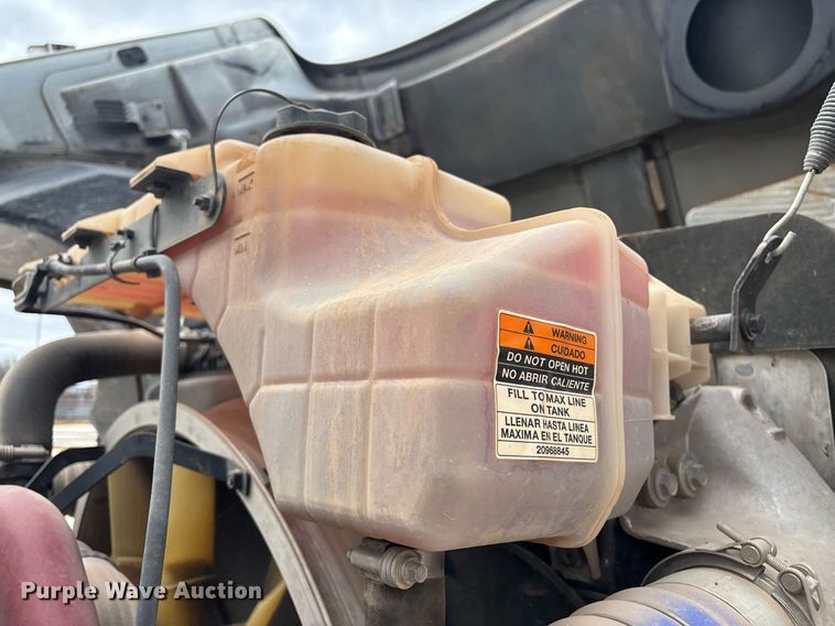 image for item EM0041 2020 Mack Pinnacle dump truck