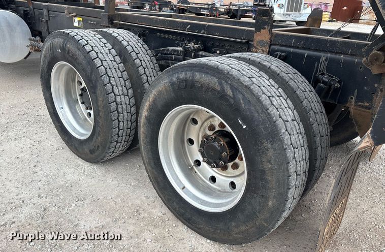 image for item EM0041 2020 Mack Pinnacle dump truck