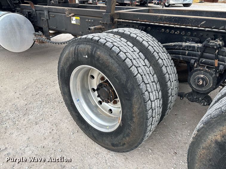 image for item EM0041 2020 Mack Pinnacle dump truck