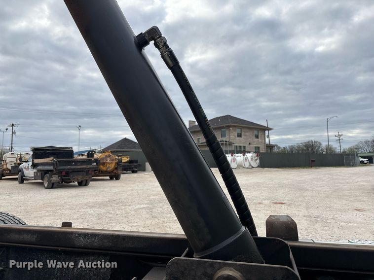 image for item EM0041 2020 Mack Pinnacle dump truck