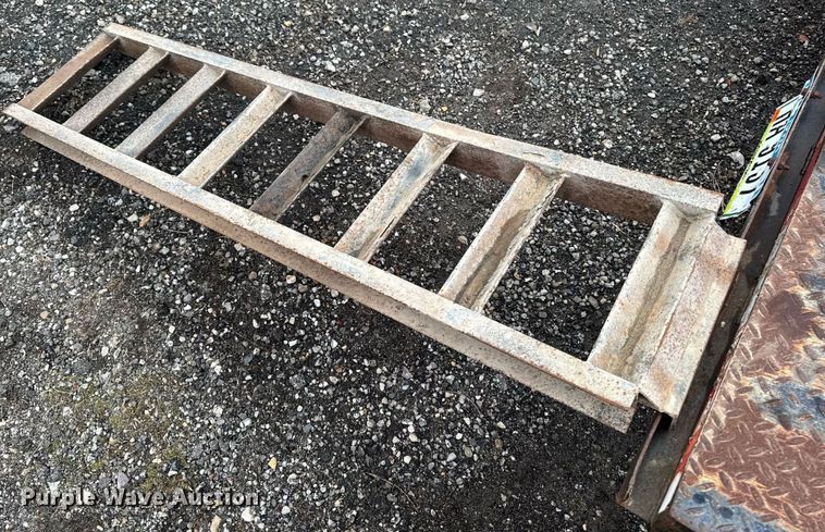 image for item EM3640 2004 Neal Manufacturing equipment trailer