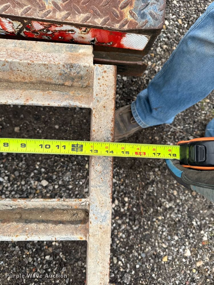 image for item EM3640 2004 Neal Manufacturing equipment trailer