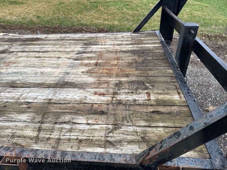 image for item EM3640 2004 Neal Manufacturing equipment trailer