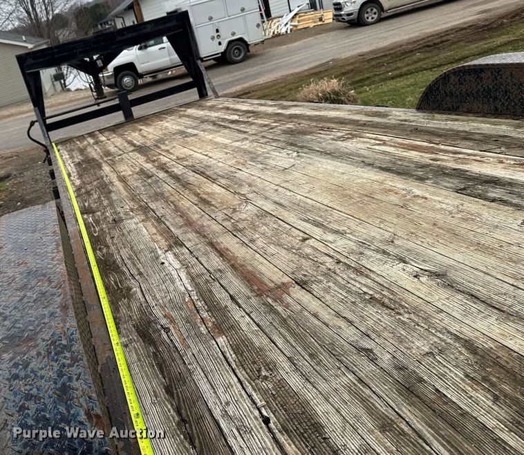 image for item EM3640 2004 Neal Manufacturing equipment trailer