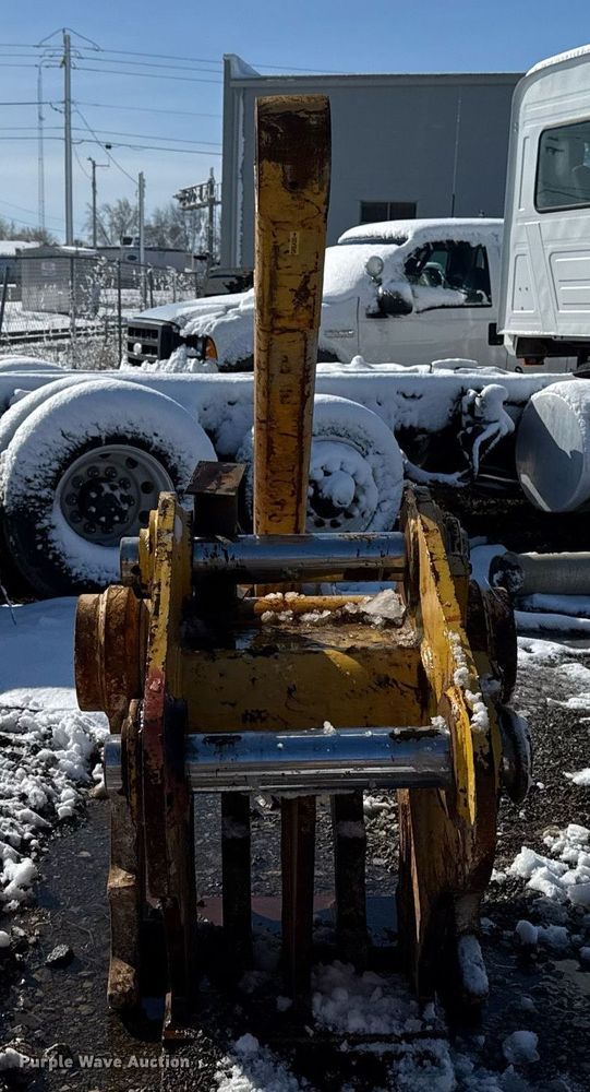 image for item EM3645 32