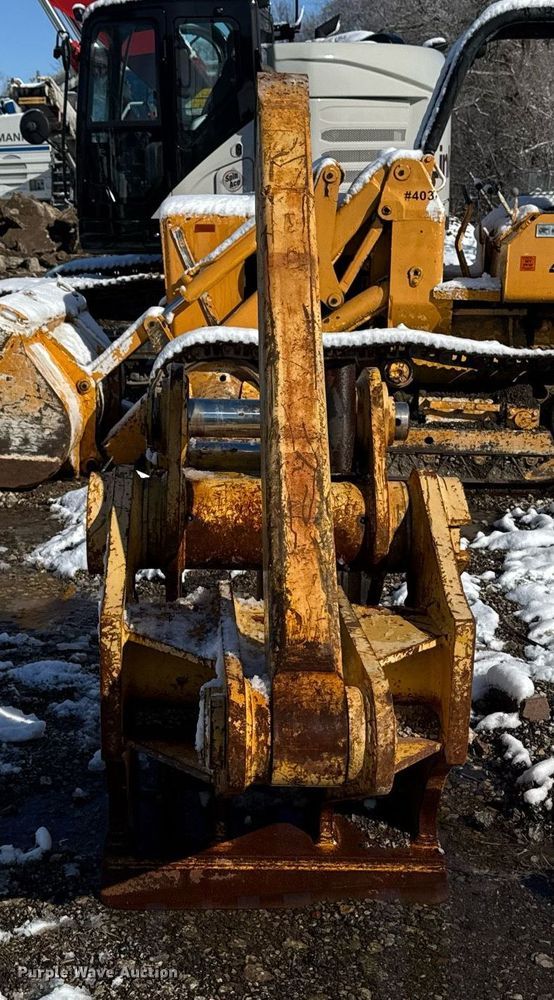 image for item EM3645 32