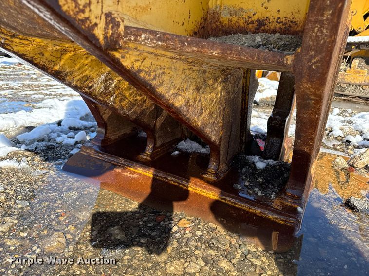 image for item EM3645 32