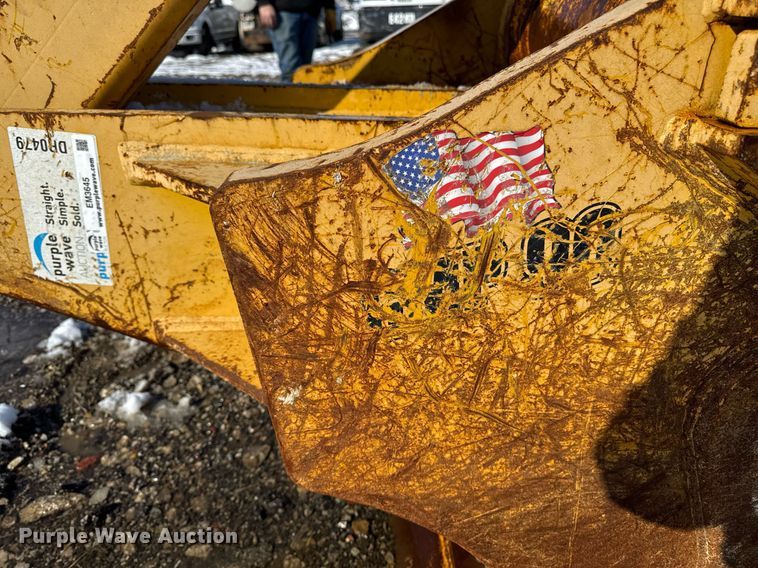 image for item EM3645 32