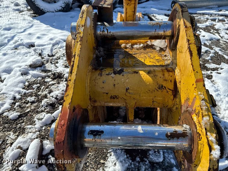 image for item EM3645 32