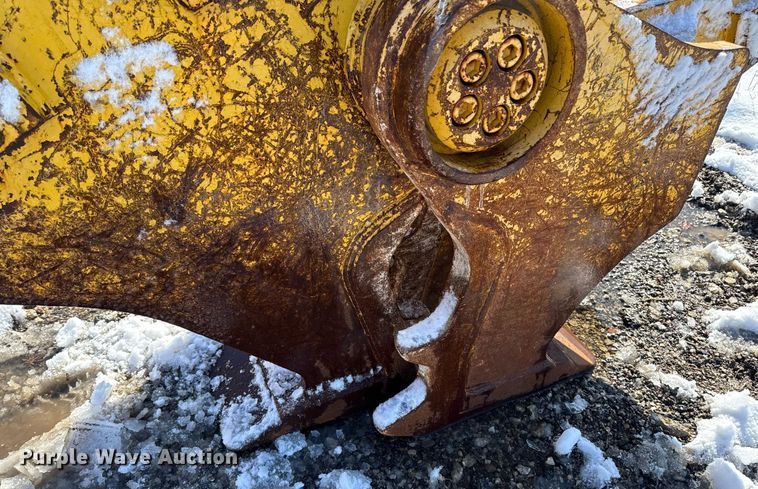 image for item EM3645 32