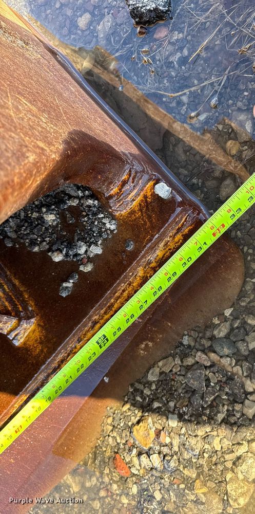 image for item EM3645 32