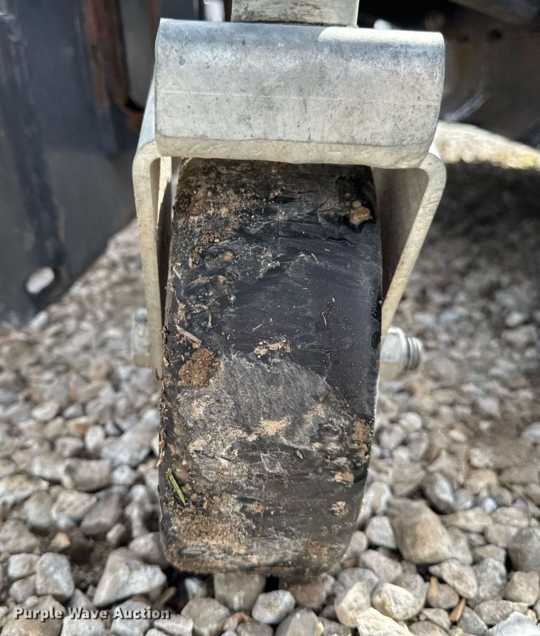 image for item EM3662 2017 Bobcat MI 72 skid steer finish mower