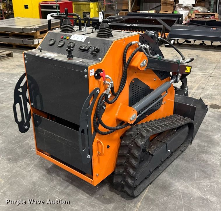 image for item EM3687 Landhero LDH-BC380 compact utility loader