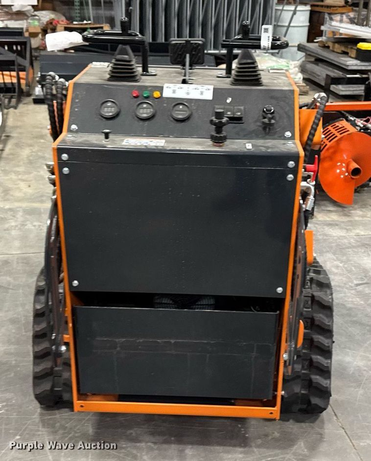 image for item EM3687 Landhero LDH-BC380 compact utility loader