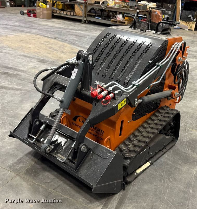 image for item EM3687 Landhero LDH-BC380 compact utility loader