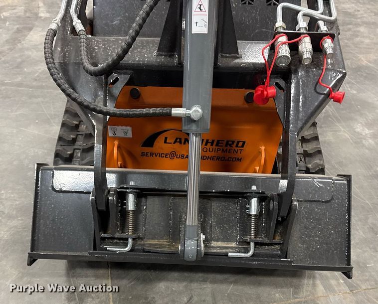 image for item EM3687 Landhero LDH-BC380 compact utility loader