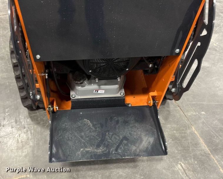 image for item EM3687 Landhero LDH-BC380 compact utility loader