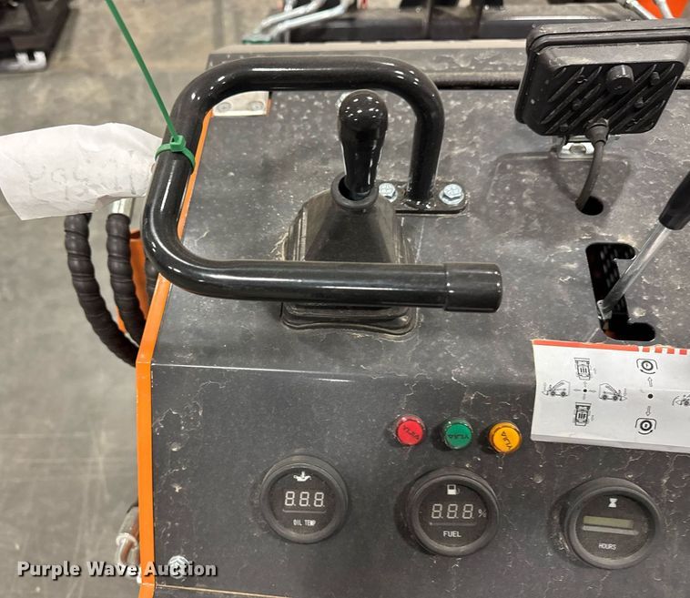 image for item EM3687 Landhero LDH-BC380 compact utility loader