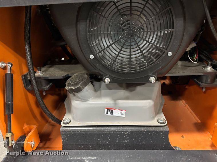 image for item EM3687 Landhero LDH-BC380 compact utility loader