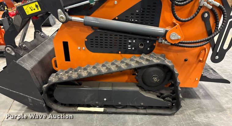 image for item EM3687 Landhero LDH-BC380 compact utility loader