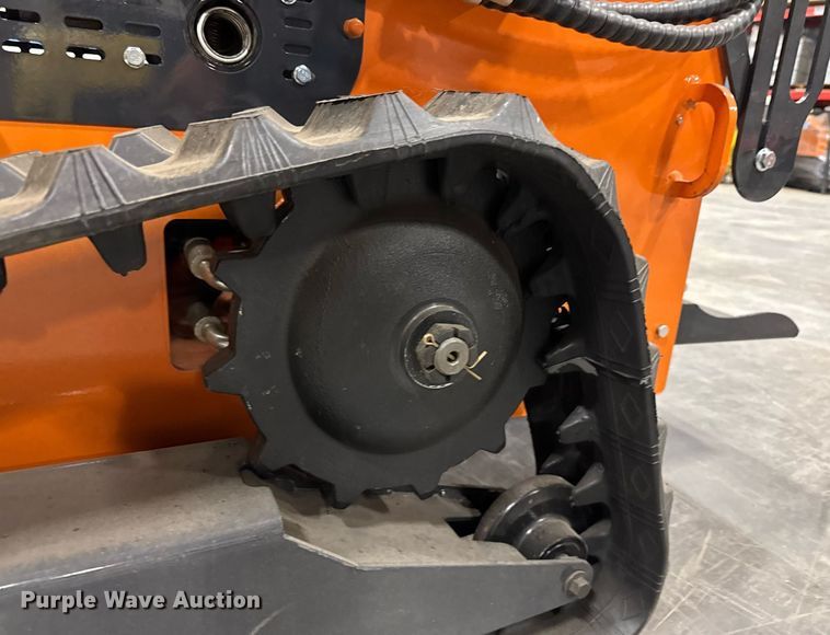 image for item EM3687 Landhero LDH-BC380 compact utility loader