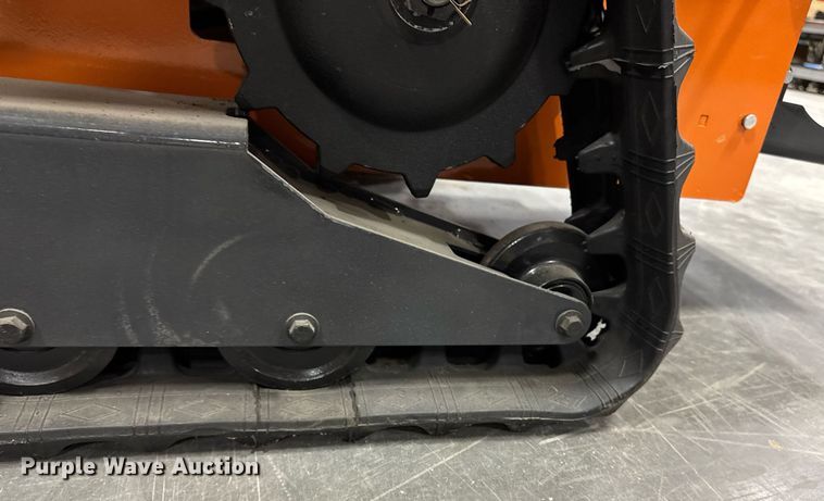 image for item EM3687 Landhero LDH-BC380 compact utility loader