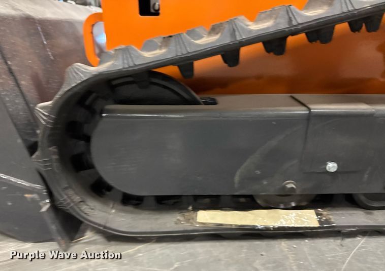 image for item EM3687 Landhero LDH-BC380 compact utility loader