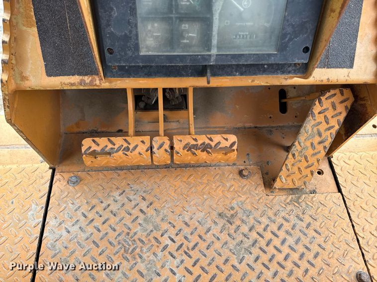 image for item EM3711 2000 Case 1150H dozer