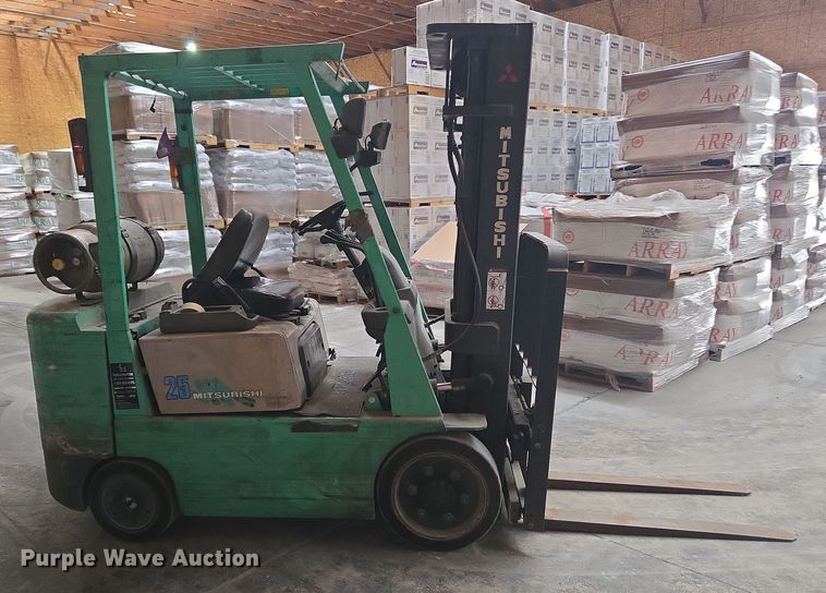 image for item EM6009 Mitsubishi FGC25 forklift