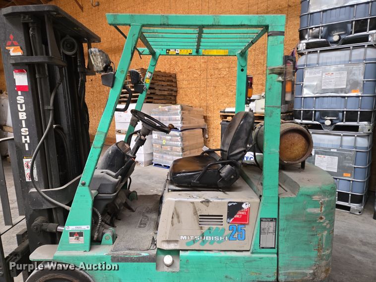 image for item EM6009 Mitsubishi FGC25 forklift