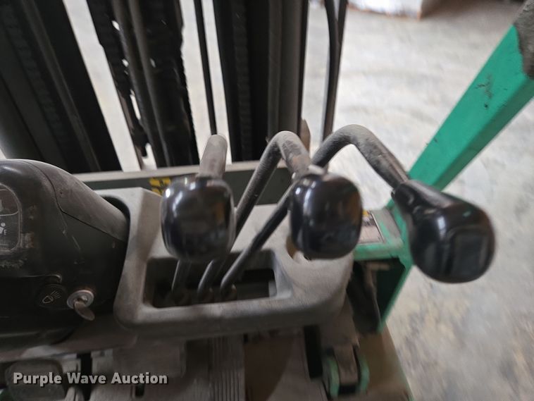 image for item EM6009 Mitsubishi FGC25 forklift