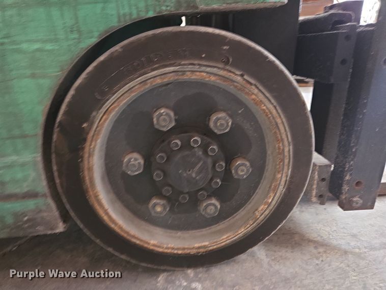 image for item EM6009 Mitsubishi FGC25 forklift