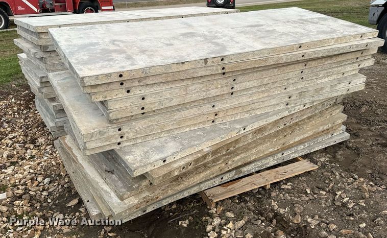 image for item EN5207 Concrete forms